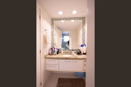 Apartamento à venda com 150m², 4 quartos e 2 vagas Apartamento à venda com 150m², 4 quartos e 2 vagasBanheiro das Suítes 1 e 2