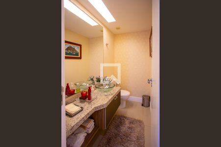 Apartamento à venda com 150m², 4 quartos e 2 vagas Apartamento à venda com 150m², 4 quartos e 2 vagasLavabo