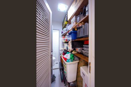 Apartamento à venda com 150m², 4 quartos e 2 vagas Apartamento à venda com 150m², 4 quartos e 2 vagasQuarto de Serviço