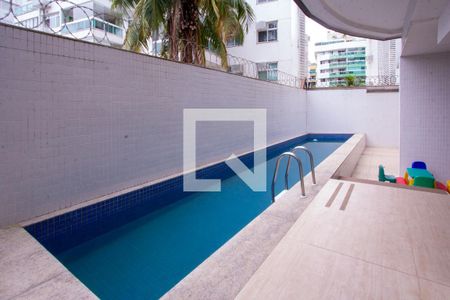 Apartamento à venda com 150m², 4 quartos e 2 vagas Apartamento à venda com 150m², 4 quartos e 2 vagasÁrea comum - Piscina