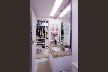 Apartamento à venda com 150m², 4 quartos e 2 vagas Apartamento à venda com 150m², 4 quartos e 2 vagasBanheiro da Suíte 4