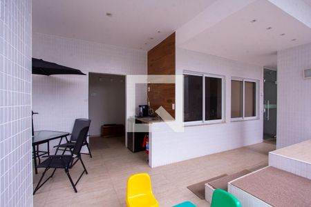 Apartamento à venda com 150m², 4 quartos e 2 vagas Apartamento à venda com 150m², 4 quartos e 2 vagasÁrea comum - Piscina