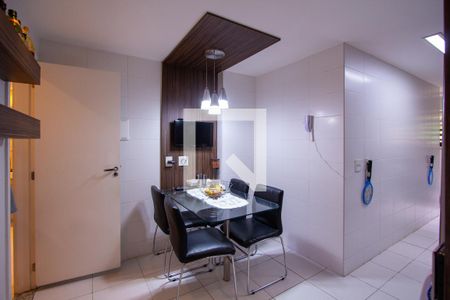 Apartamento à venda com 150m², 4 quartos e 2 vagas Apartamento à venda com 150m², 4 quartos e 2 vagasCozinha