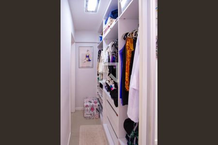 Apartamento à venda com 150m², 4 quartos e 2 vagas Apartamento à venda com 150m², 4 quartos e 2 vagasCloset da Suíte 4