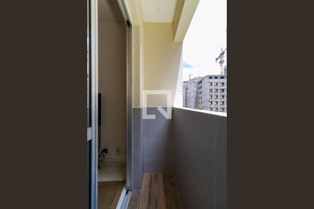 Sacada de apartamento para alugar com 2 quartos, 45m² em Conjunto Promorar Raposo Tavares, São Paulo