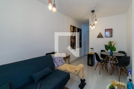 Sala de apartamento para alugar com 2 quartos, 45m² em Conjunto Promorar Raposo Tavares, São Paulo