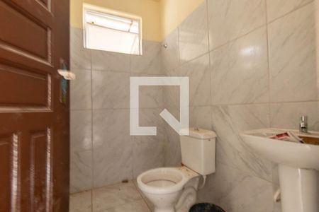 Banheiro Social de kitnet/studio para alugar com 1 quarto, 29m² em Hauer, Curitiba