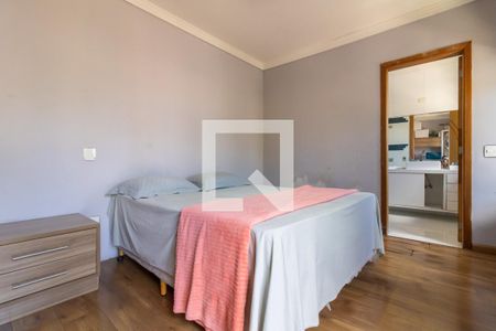 Suíte 1 de casa à venda com 3 quartos, 500m² em Vila Galvão, Guarulhos