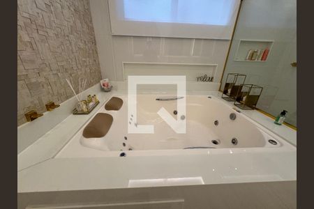 Apartamento à venda com 400m², 4 quartos e 4 vagas Apartamento à venda com 400m², 4 quartos e 4 vagasSuíte 2 - Banheiro