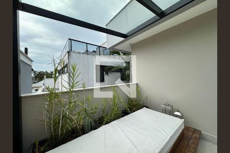 Apartamento à venda com 400m², 4 quartos e 4 vagas Apartamento à venda com 400m², 4 quartos e 4 vagasSuíte 1 - Varanda