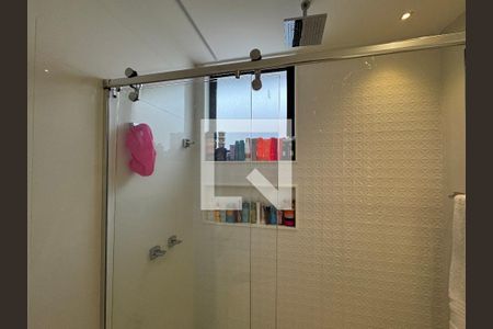 Apartamento à venda com 400m², 4 quartos e 4 vagas Apartamento à venda com 400m², 4 quartos e 4 vagasSuíte 3 - Banheiro