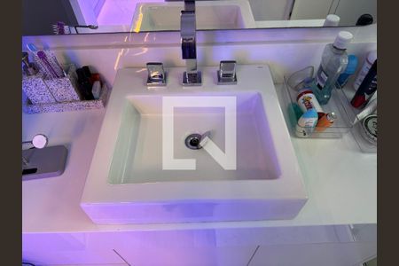 Apartamento à venda com 400m², 4 quartos e 4 vagas Apartamento à venda com 400m², 4 quartos e 4 vagasSuíte 4 - Banheiro