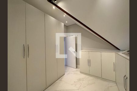 Apartamento à venda com 400m², 4 quartos e 4 vagas Apartamento à venda com 400m², 4 quartos e 4 vagasSótão - Armários