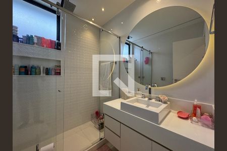 Apartamento à venda com 400m², 4 quartos e 4 vagas Apartamento à venda com 400m², 4 quartos e 4 vagasSuíte 3 - Banheiro