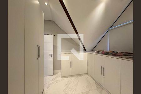 Apartamento à venda com 400m², 4 quartos e 4 vagas Apartamento à venda com 400m², 4 quartos e 4 vagasSótão - Armários
