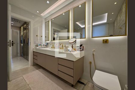 Apartamento à venda com 400m², 4 quartos e 4 vagas Apartamento à venda com 400m², 4 quartos e 4 vagasSuíte 2 - Banheiro