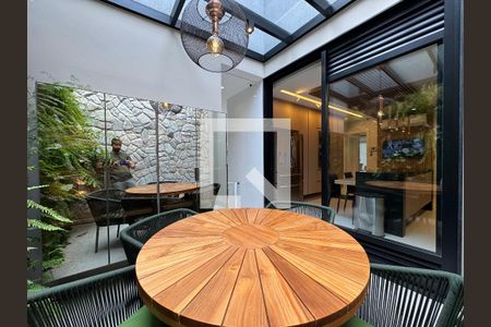 Apartamento à venda com 400m², 4 quartos e 4 vagas Apartamento à venda com 400m², 4 quartos e 4 vagasÁrea externa