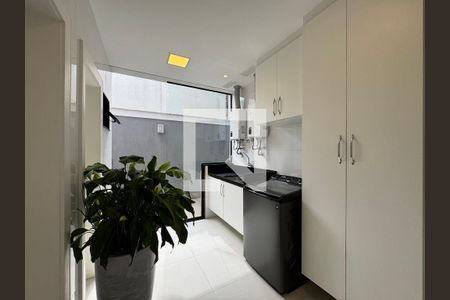 Apartamento à venda com 400m², 4 quartos e 4 vagas Apartamento à venda com 400m², 4 quartos e 4 vagasÁrea de Serviço