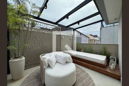 Apartamento à venda com 400m², 4 quartos e 4 vagas Apartamento à venda com 400m², 4 quartos e 4 vagasSuíte 1 - Varanda