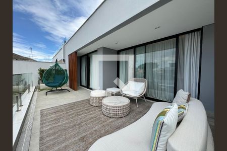 Apartamento à venda com 400m², 4 quartos e 4 vagas Apartamento à venda com 400m², 4 quartos e 4 vagasSuíte 2 - Varanda