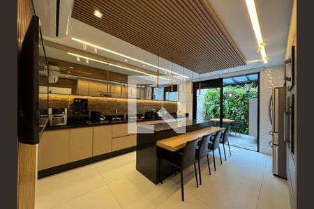 Apartamento à venda com 400m², 4 quartos e 4 vagas Apartamento à venda com 400m², 4 quartos e 4 vagasCozinha