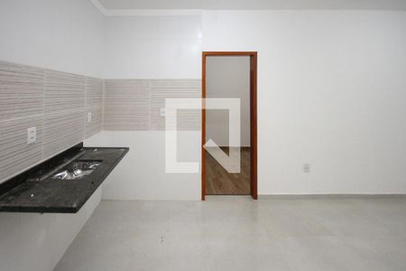 Cozinha de apartamento para alugar com 2 quartos, 48m² em Vila Carrão, São Paulo