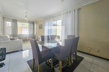 Sala de casa para alugar com 2 quartos, 80m² em Balneario Guarujá, Guarujá