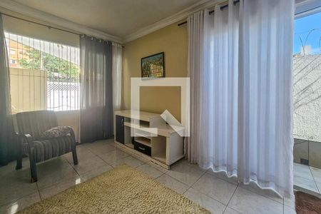 Sala de casa para alugar com 2 quartos, 80m² em Balneario Guarujá, Guarujá