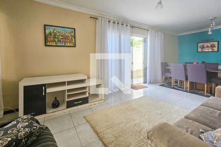 Sala de casa para alugar com 3 quartos, 90m² em Balneario Guarujá, Guarujá