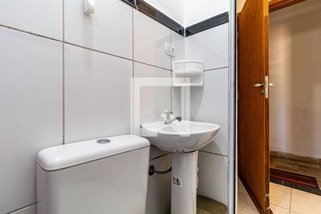 Banheiro de apartamento para alugar com 1 quarto, 23m² em Vila Indiana, São Paulo