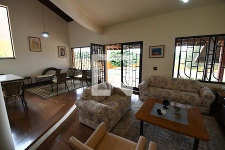 Sala de casa de condomínio para alugar com 6 quartos, 400m² em Residencial Vila Verde, Campinas