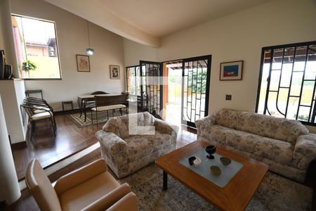 Sala de casa de condomínio para alugar com 6 quartos, 400m² em Residencial Vila Verde, Campinas