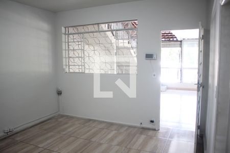 Sala de casa para alugar com 3 quartos, 234m² em Milionários, Belo Horizonte