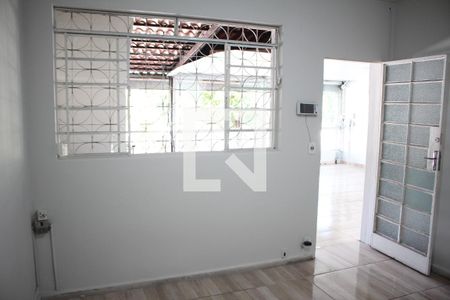 Sala de casa para alugar com 3 quartos, 234m² em Milionários, Belo Horizonte