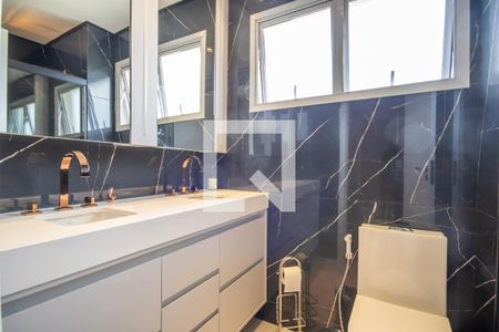 Apartamento à venda com 136m², 3 quartos e 2 vagas Apartamento à venda com 136m², 3 quartos e 2 vagasBanheiro da Suíte 1