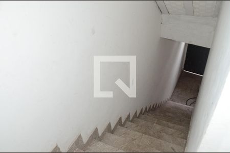 Escada de casa à venda com 1 quarto, 40m² em São Gabriel, Belo Horizonte