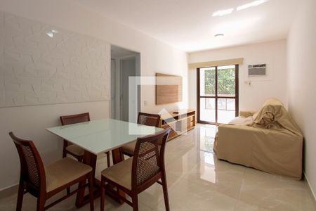 Sala de apartamento para alugar com 2 quartos, 75m² em Barra da Tijuca, Rio de Janeiro