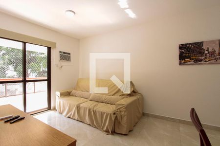 Sala de apartamento para alugar com 2 quartos, 75m² em Barra da Tijuca, Rio de Janeiro