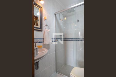 Banheiro do Quarto 1 de casa para alugar com 4 quartos, 220m² em Jardim Santa Clara, Guarulhos