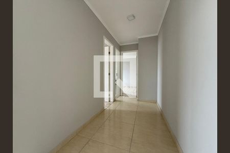 Corredor de apartamento para alugar com 2 quartos, 86m² em Parque Santa Rosa, Suzano