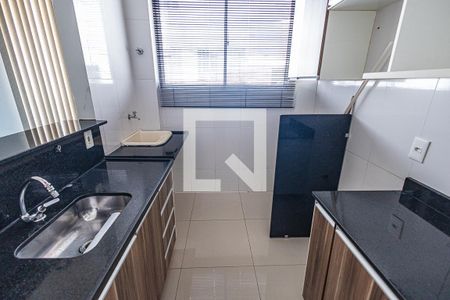 Cozinha de apartamento à venda com 2 quartos, 50m² em Serrano, Belo Horizonte