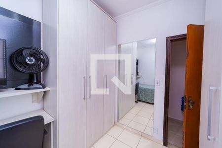 Quarto 1 de casa à venda com 3 quartos, 250m² em Vila Domitila, São Paulo