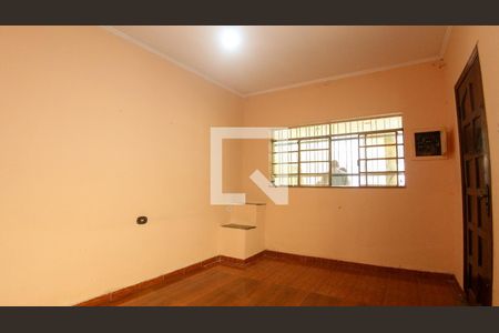 Sala de casa para alugar com 2 quartos, 115m² em Jardim Vila Formosa, São Paulo