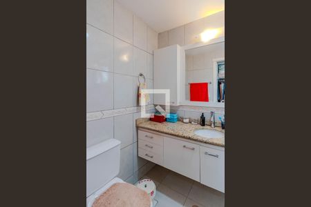 Casa de condomínio à venda com 240m², 4 quartos e 2 vagas Casa de condomínio à venda com 240m², 4 quartos e 2 vagasBanheiro do Quarto 1