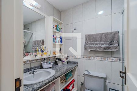 Casa de condomínio à venda com 240m², 4 quartos e 2 vagas Casa de condomínio à venda com 240m², 4 quartos e 2 vagasBanheiro 3