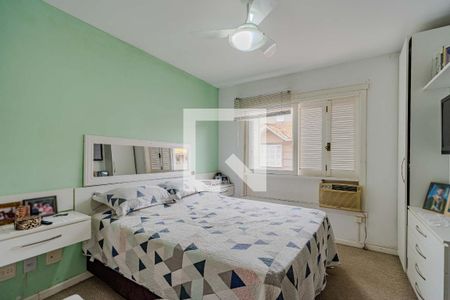 Casa de condomínio à venda com 240m², 4 quartos e 2 vagas Casa de condomínio à venda com 240m², 4 quartos e 2 vagasQuarto 1