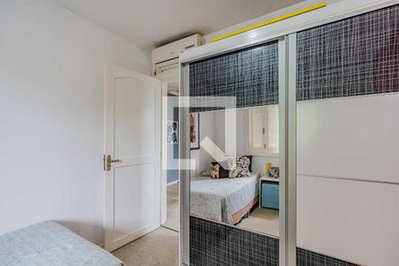 Casa de condomínio à venda com 240m², 4 quartos e 2 vagas Casa de condomínio à venda com 240m², 4 quartos e 2 vagasQuarto 2