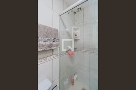 Casa de condomínio à venda com 240m², 4 quartos e 2 vagas Casa de condomínio à venda com 240m², 4 quartos e 2 vagasBanheiro 3