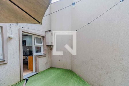 Casa de condomínio à venda com 240m², 4 quartos e 2 vagas Casa de condomínio à venda com 240m², 4 quartos e 2 vagasÁrea Externa