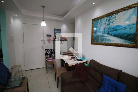 Sala de apartamento à venda com 2 quartos, 70m² em Parada de Lucas, Rio de Janeiro